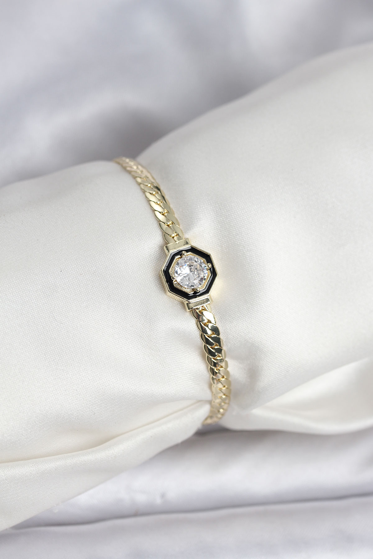 Pirinç Gold Renk Zirkon Taşlı Kadın Bileklik - TJ-BB8160