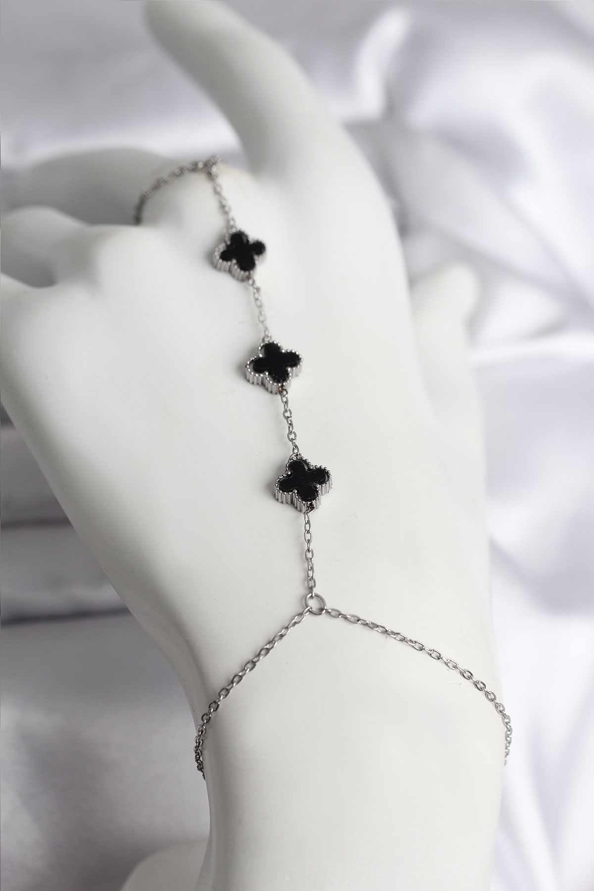 316L Çelik Gümüş Renk Siyah Yonca Model Kadın Şahmeran - TJ-SN737