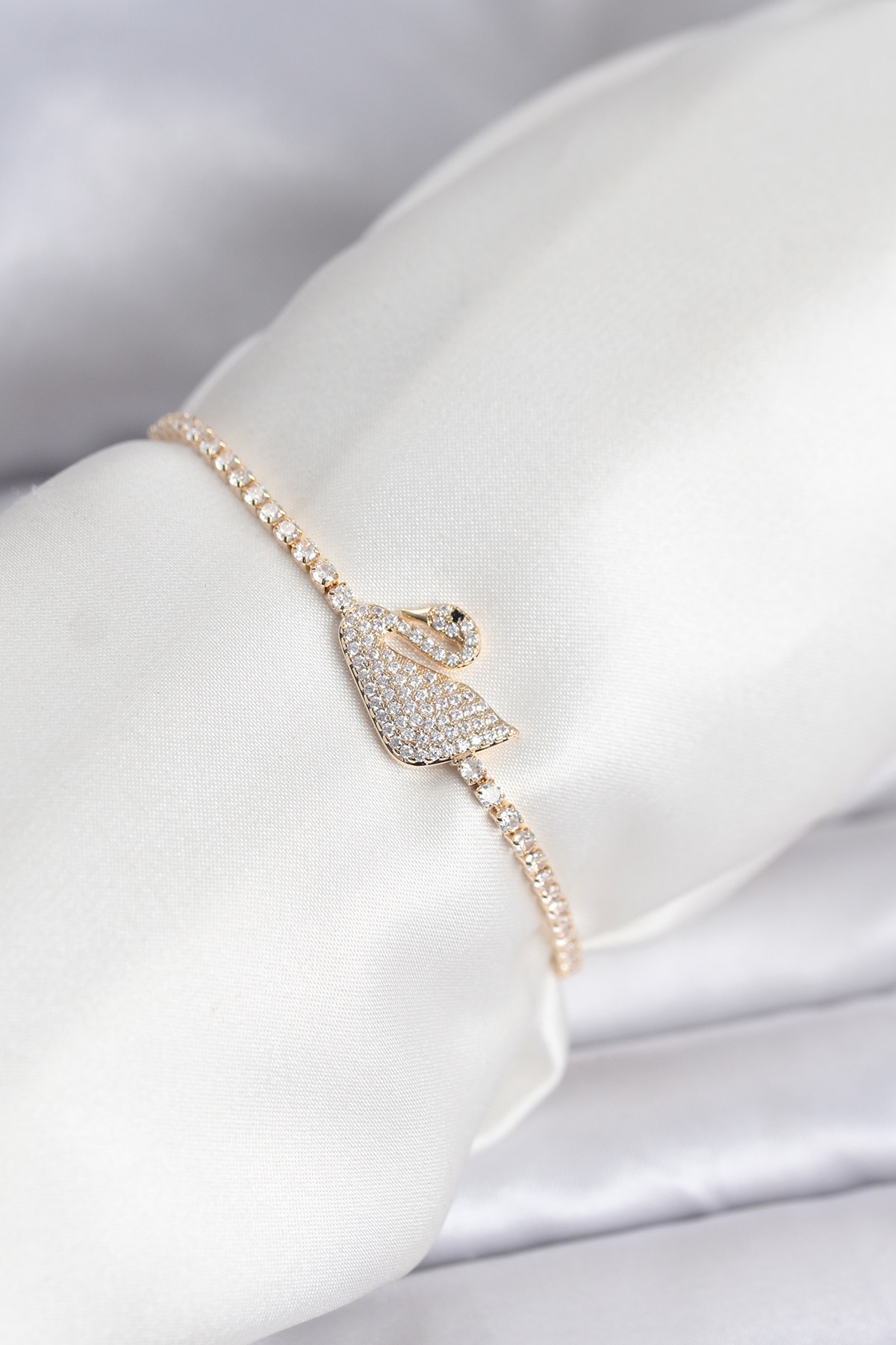 Kuğu Model Zirkon Taşlı Gold Renk Asansörlü Su Yolu Bileklik TJ-BB8246