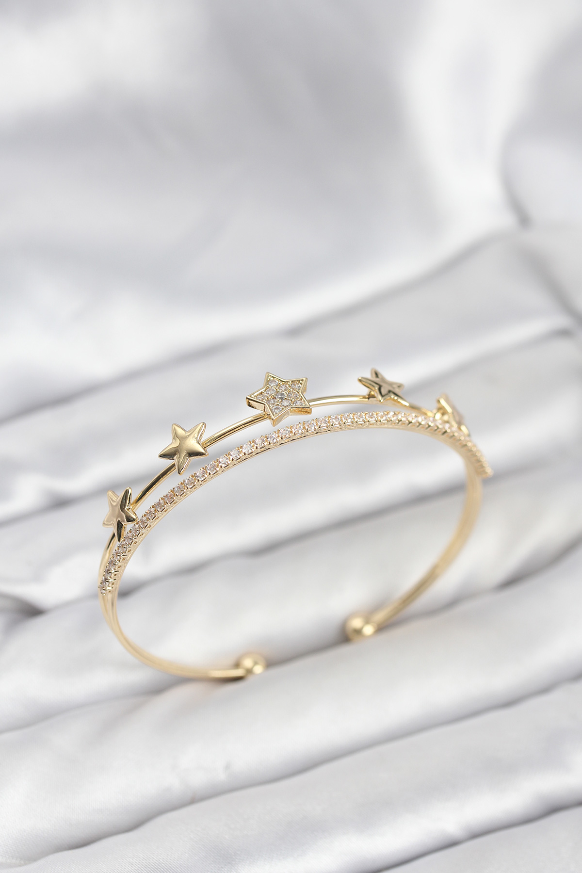 Yıldız Model Gold Renk Pirinç Kadın Bileklik - TJ-BB8247