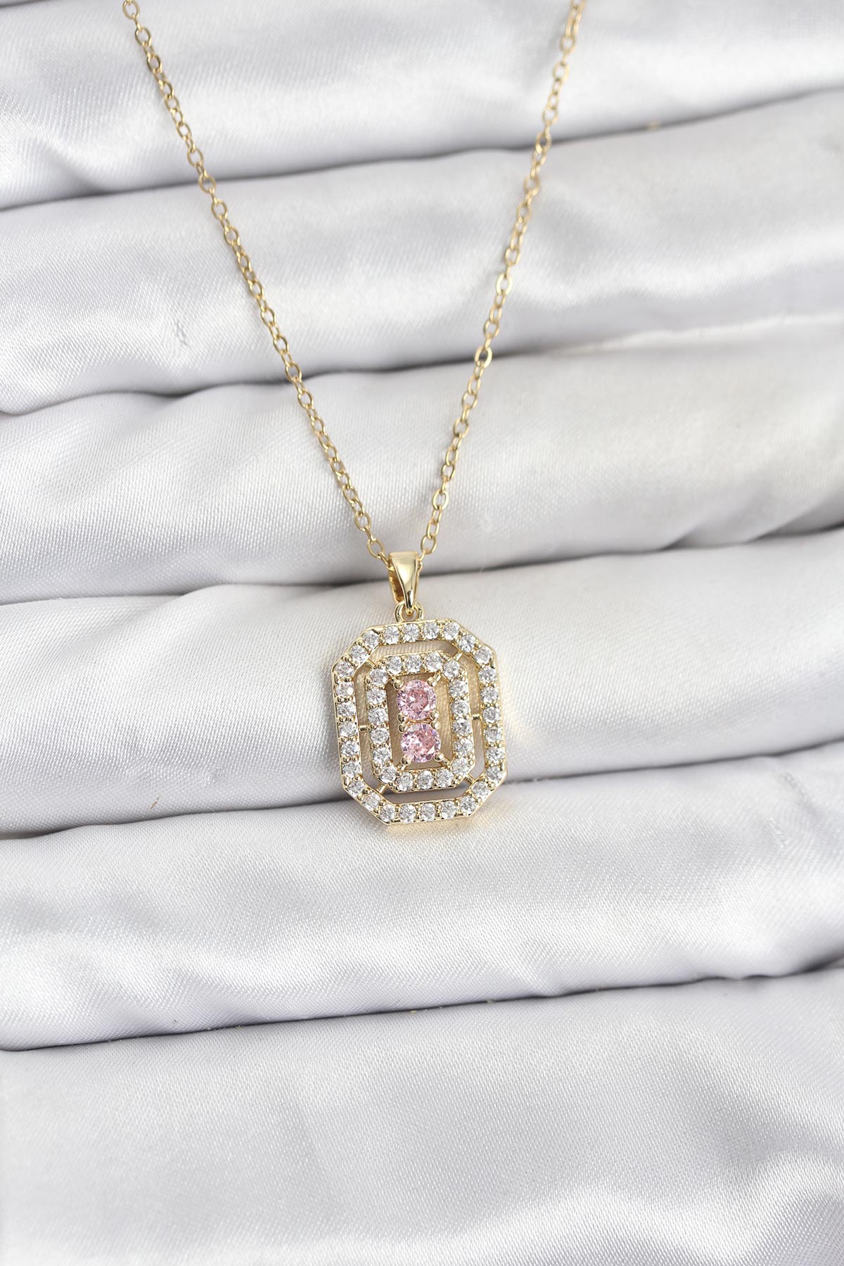 316L Çelik Zincir Gold Renk Plaka Model Zirkon Taşlı Kadın Kolye - TJ-BKO10858