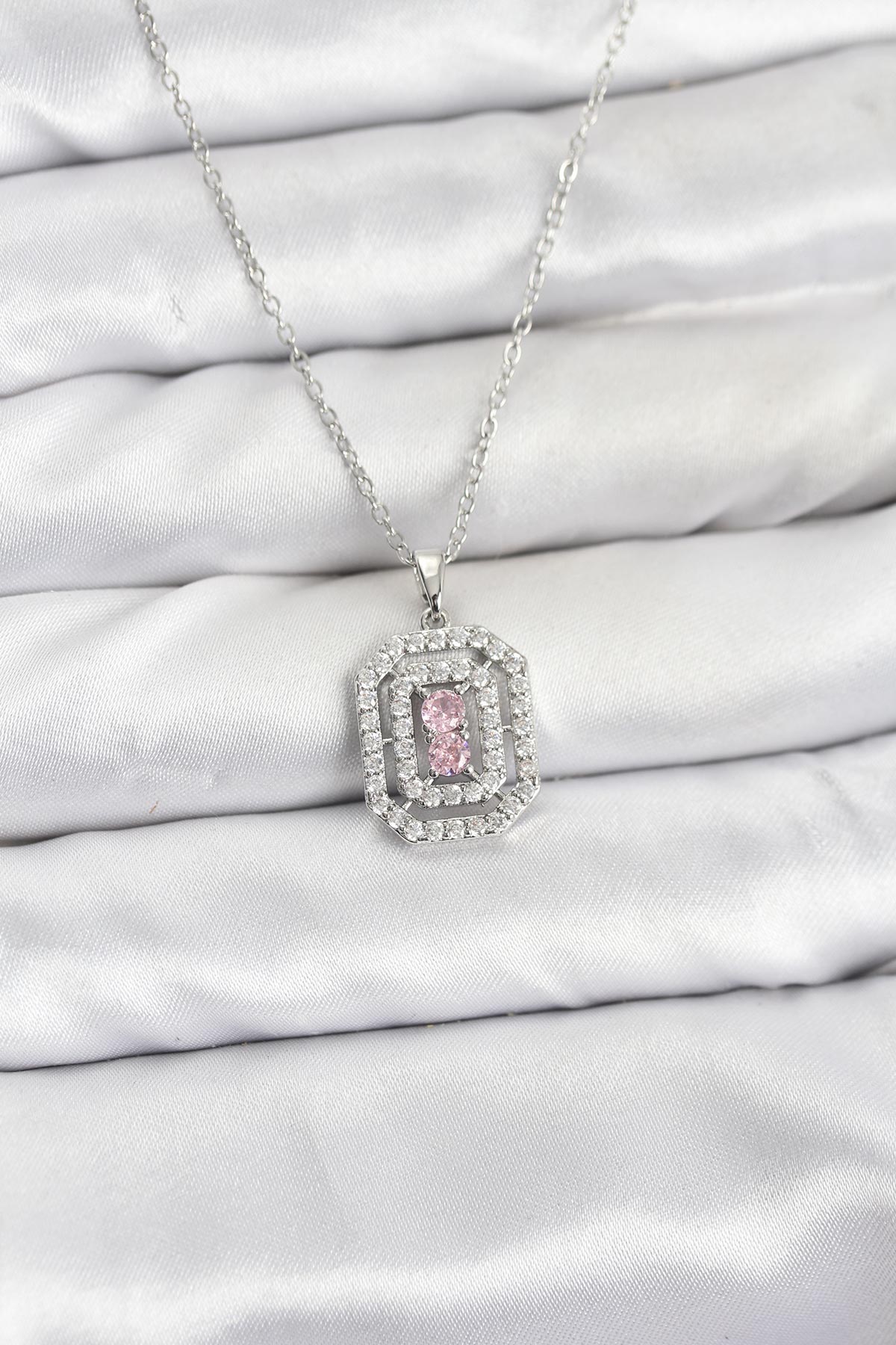 316L Çelik Zincir Gümüş Renk Plaka Model Zirkon Taşlı Kadın Kolye - TJ-BKO10859