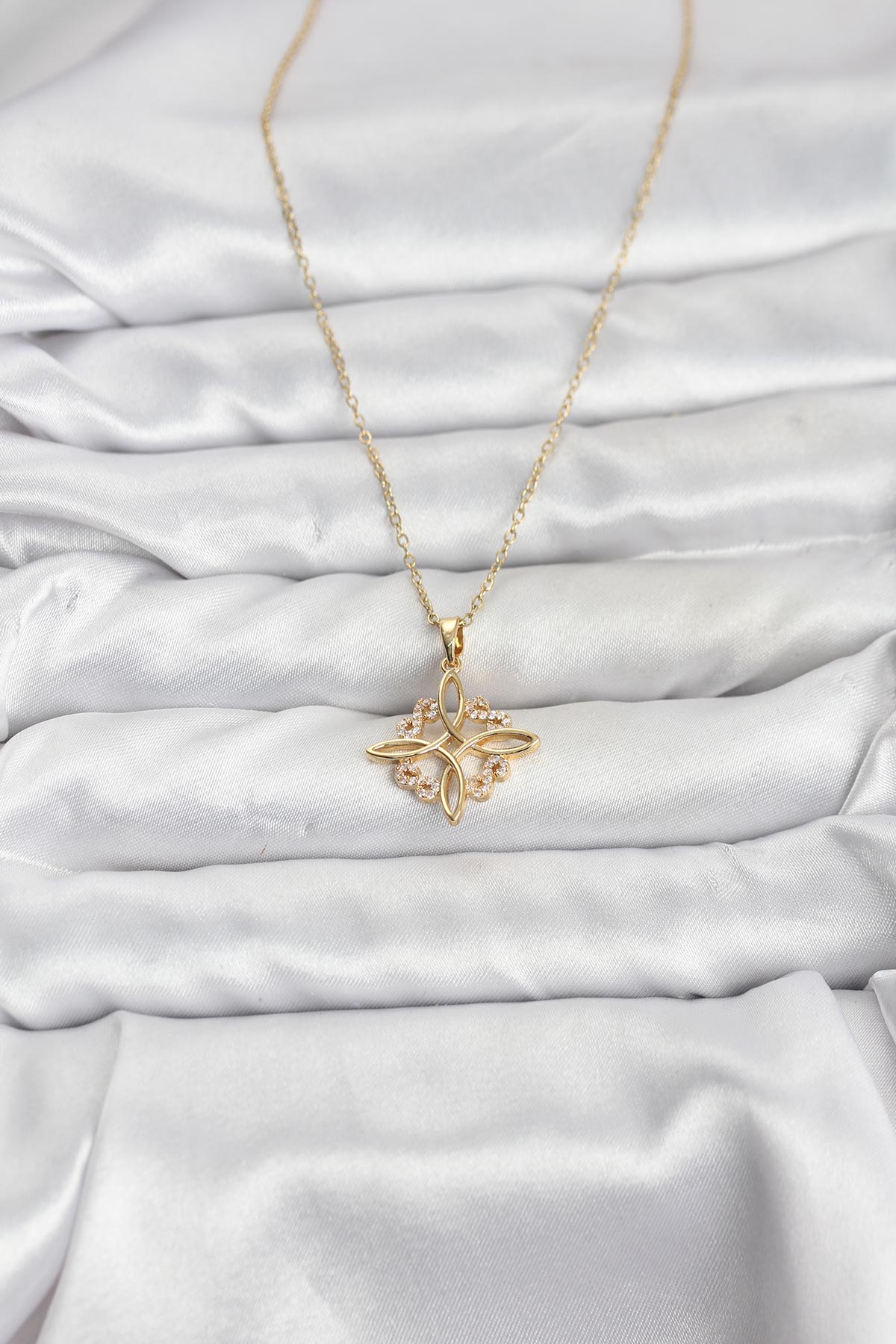 316L Çelik Zincir Gold Renk Sonsuzluk Model Zirkon Taşlı Kadın Kolye - TJ-BKO10873