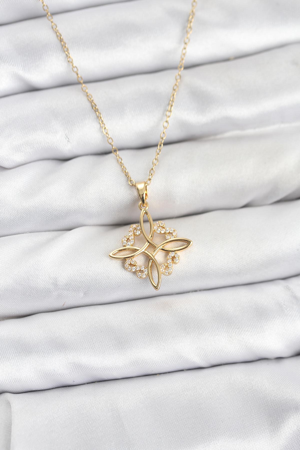 316L Çelik Zincir Gold Renk Sonsuzluk Model Zirkon Taşlı Kadın Kolye - TJ-BKO10873