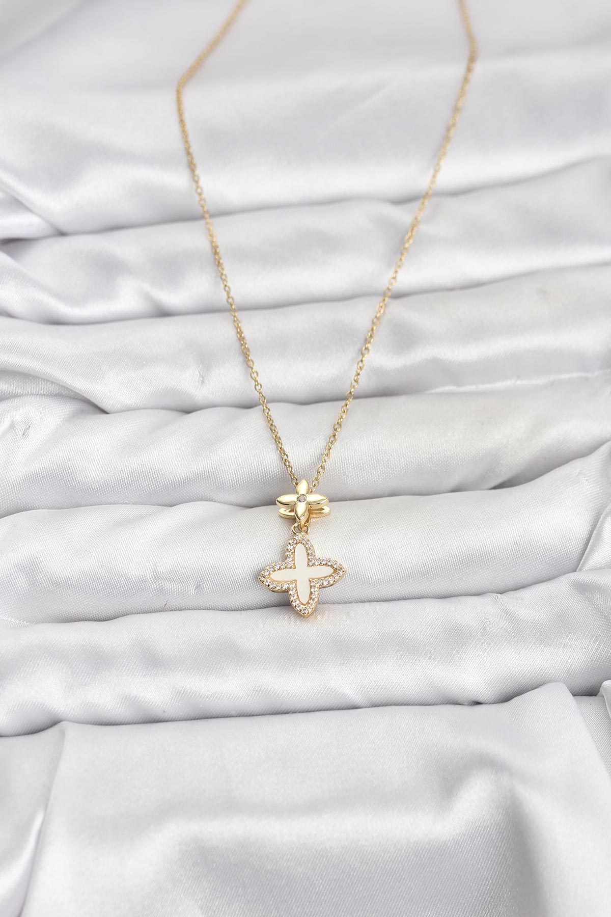 316L Çelik Zincir Gold Renk 4 Yapraklı Yonca Model Zirkon Taşlı Kadın Kolye - TJ-BKO10889