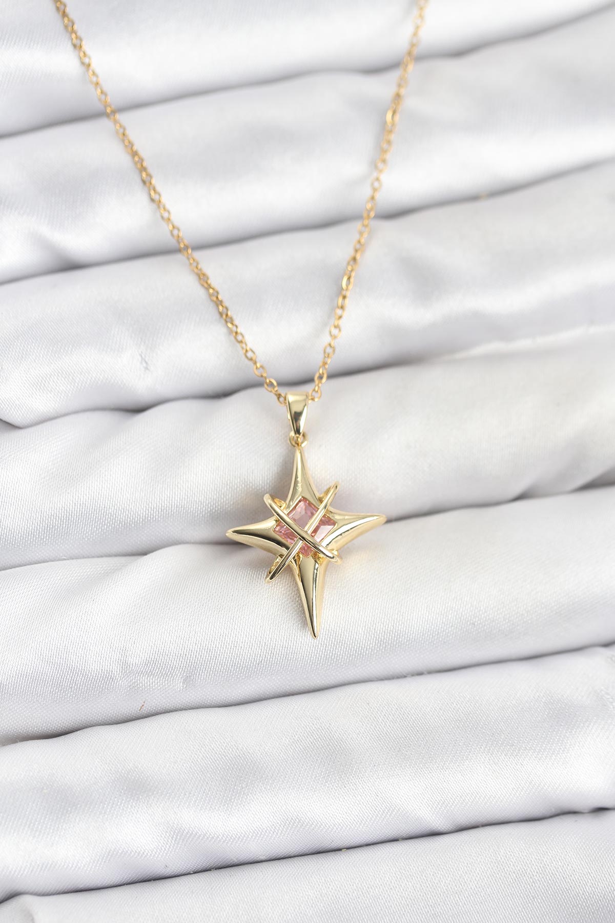 316L Çelik Gold Renk Zirkon Taşlı Kutup Yıldızı Model Kadın Kolye - TJ-BKO10913