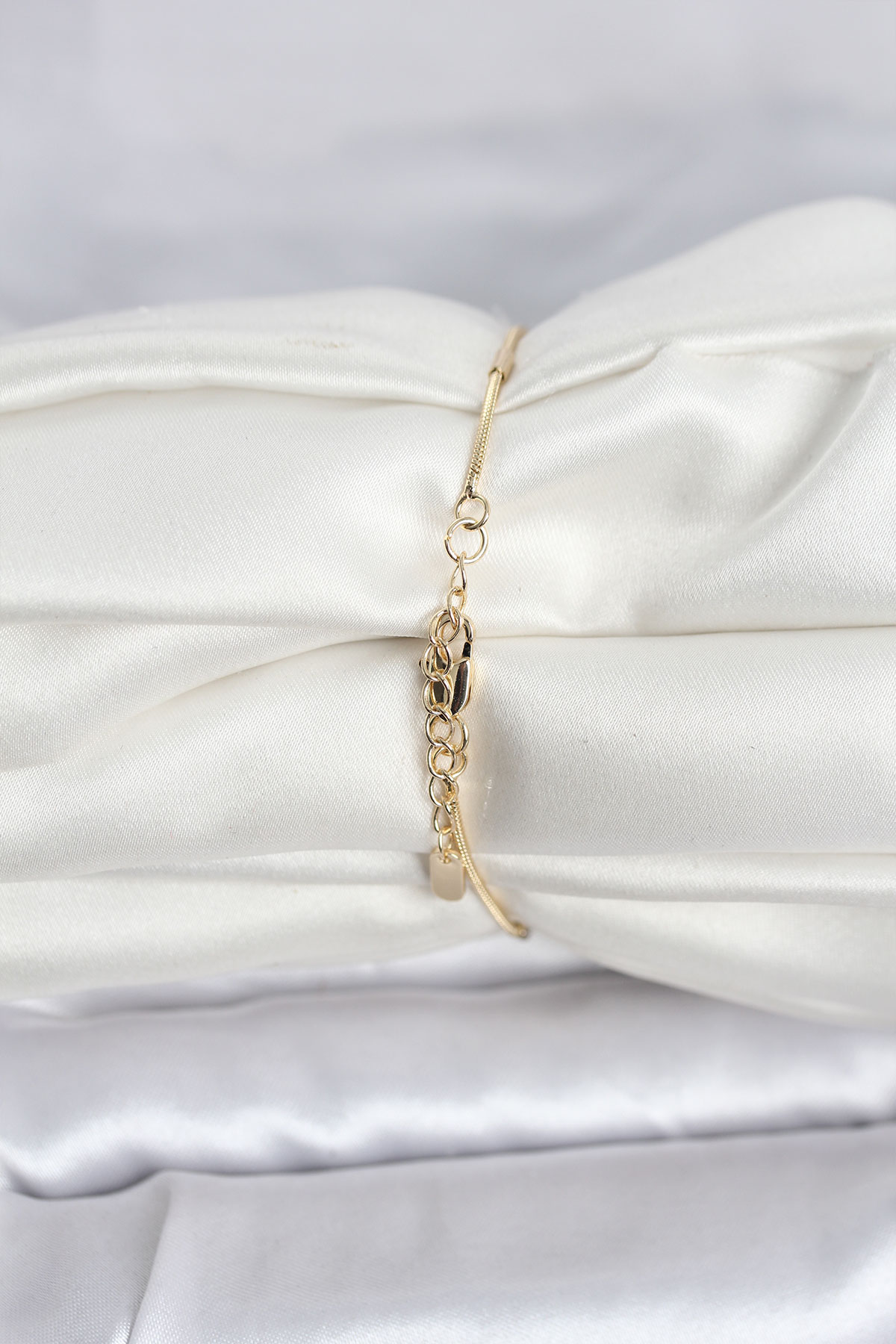 CM 14K Gold Renk Barlı Yılan Zincir Model Kadın Bileklik - TJ-BB8277