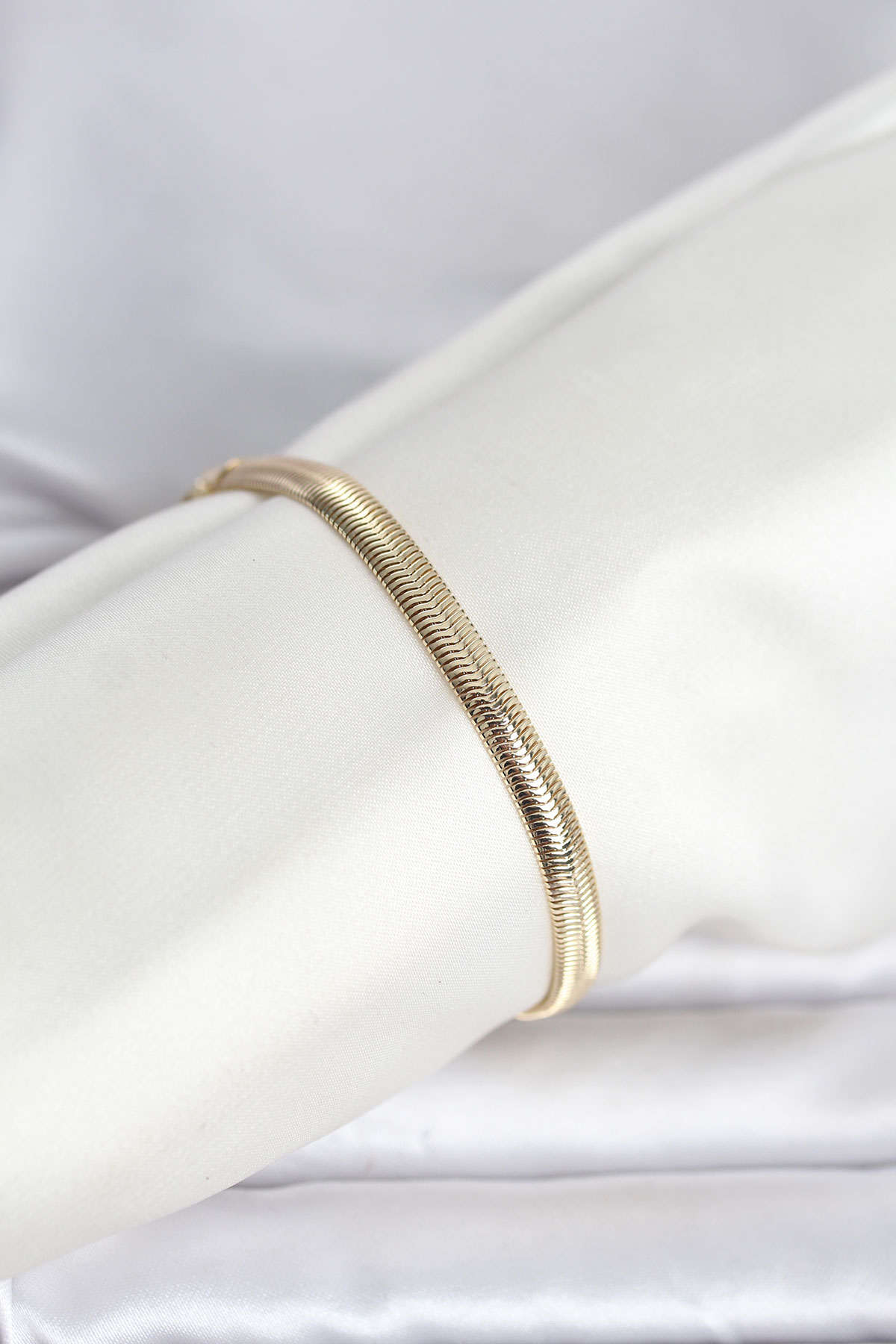 CM 14K Gold Renk Yassı Zincir Yılan Model Kadın Bileklik TJ-BB8297