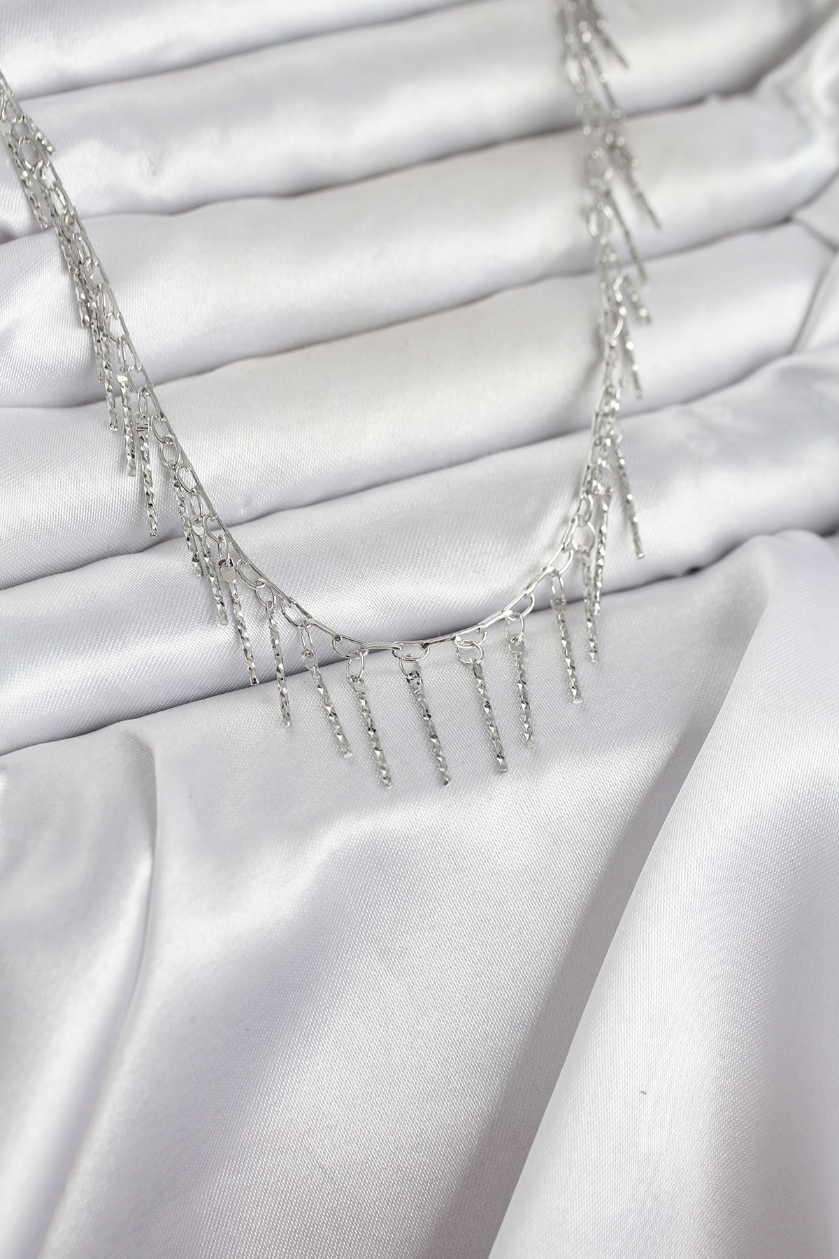 Pirinç Gümüş Renk Saçaklı Model Kadın Kolye - TJ-BKO11007